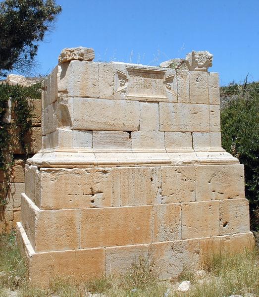 Lepcis Magna, Monument for Gaius Macer