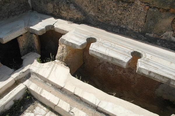 Lepcis Magna, Hadrianic baths, Western toilets, error