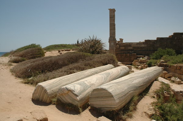 Lepcis Magna, Hadrianic baths, Stolen columns