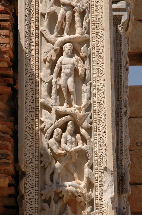 Lepcis, Severan Basilica, Column of Hercules, Hercules and Iolaus