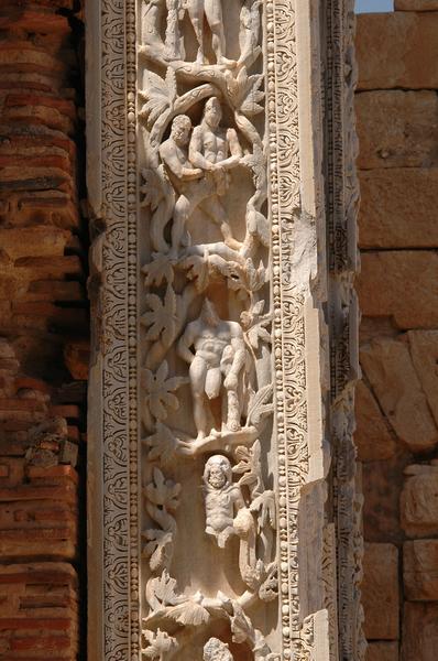 Lepcis, Severan Basilica, Column of Hercules, Farnese Hercules