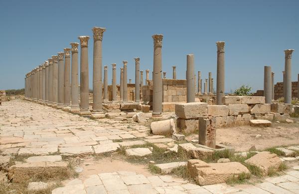 Lepcis, "Porticus post scaenam"