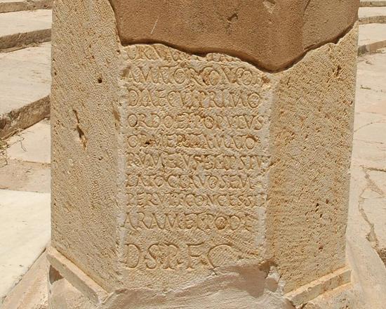 Lepcis, Theater, inscription IRT 318 (2)