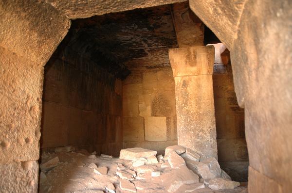 Qasr Banat, Mausoleum, lower room