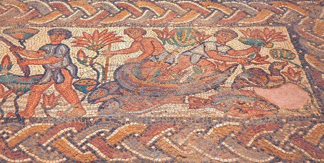 Qasr Libya, East church, Annex mosaic, Center (3)