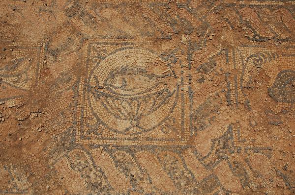 Taucheira, Palace Church, mosaic 7: fish