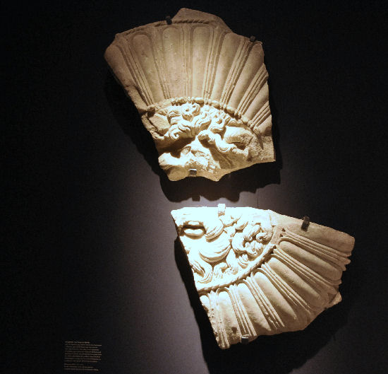 Augusta Emerita, Forum colonnade, decoration, shield