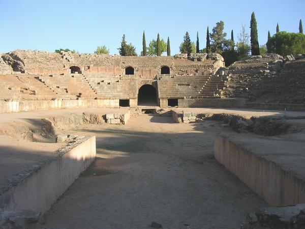 Augusta Emerita, Amphitheater, entrance