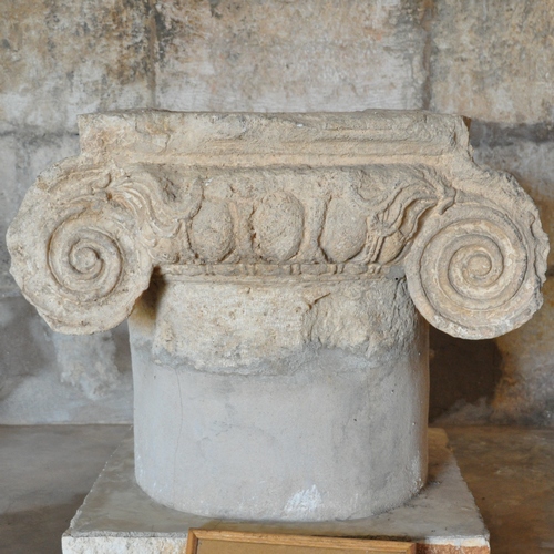 Apamea, Ionic capital