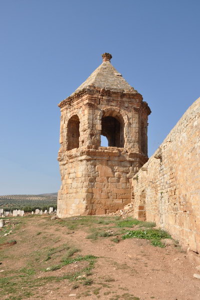 Cyrrhus, Hexagonal mausoleum