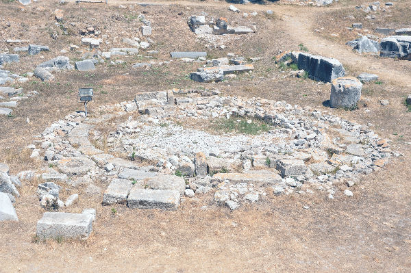 Didyma, temple of Apollo, circular structure