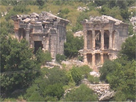 Demircili, Twin Mausolea