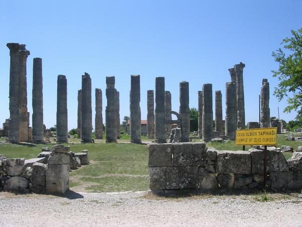 Diocaesarea, Temple of Zeus (1)