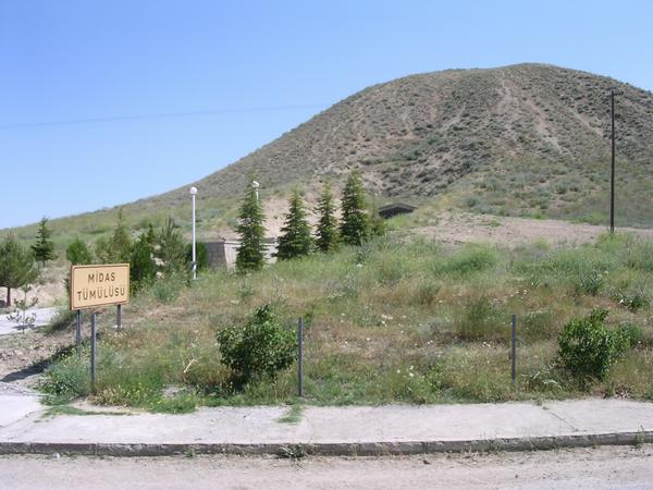 Gordium, Entrance to tumulus MM