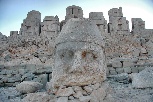 Nemrud Daği, Eastern terrace, Zeus