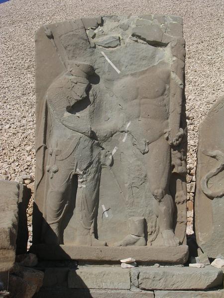 Nemrud Daği, Western terrace, Antiochus shaking hands with Heracles