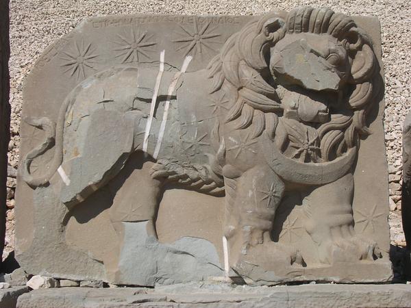 Nemrud Daği, Western terrace, Horoscope