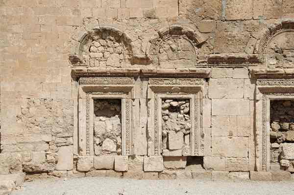 Nisibis, Church, right nave, windows