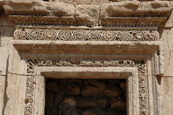 Nisibis, Church, right nave, decoration (1)