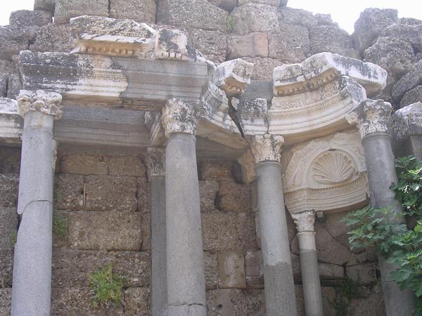 Side, State agora, Decoration