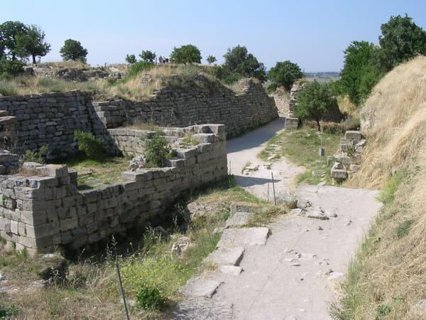 Troy VI, Eastern gate (1)