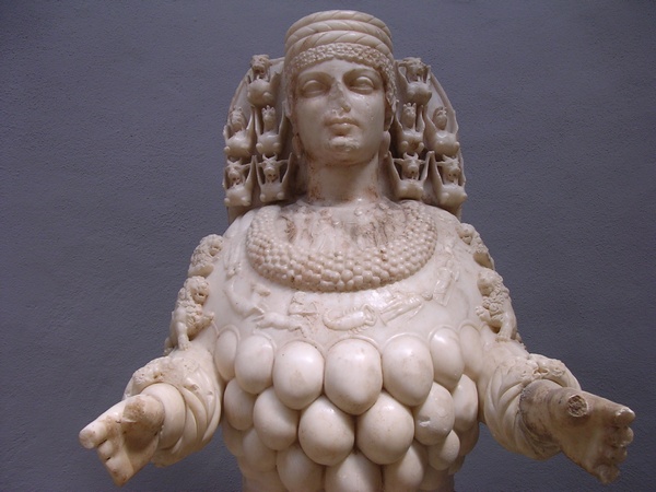 Artemis statue, beautiful (2)