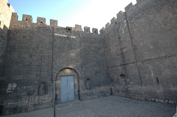 Amida, Harput Gate