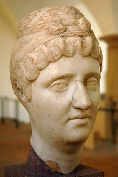 Faustina I (3)