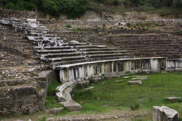 Magnesia on the Meander, Theater