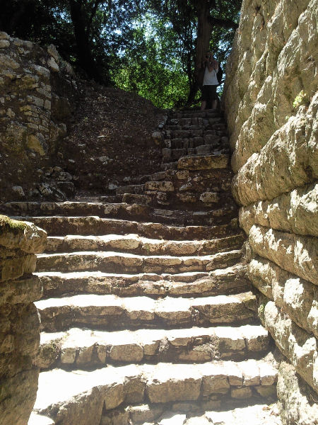 Buthrotum, Stairs