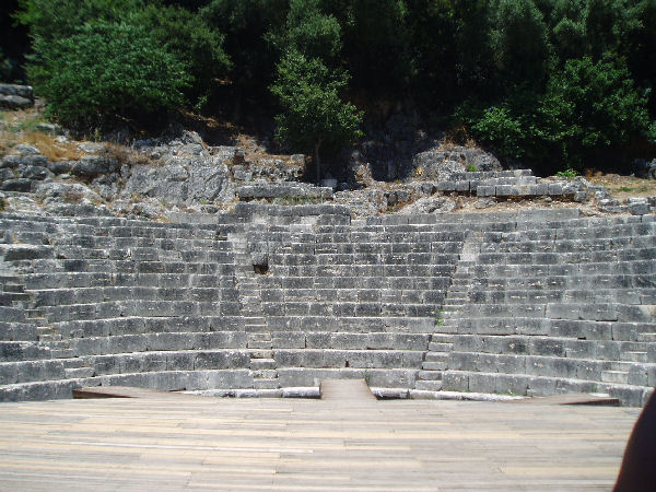 Buthrotum, Theater, Seats