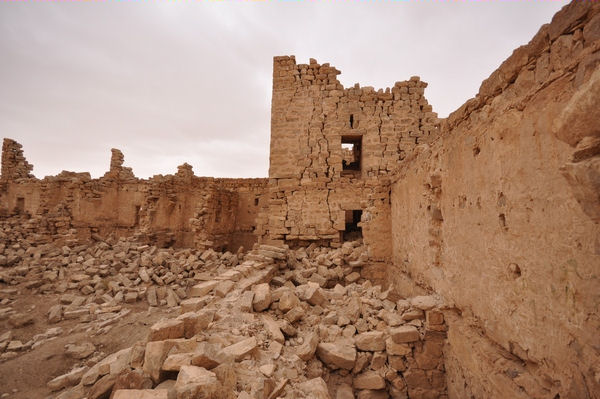 Qasr Bshir, Curtain wall