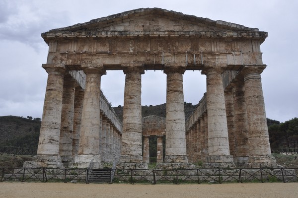 Segesta, Temple, Façade