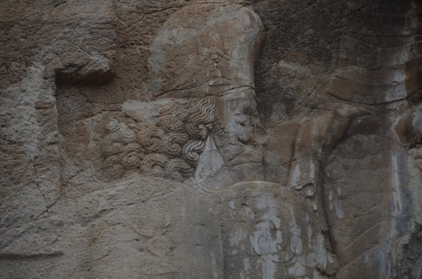 Naqš-e Rajab, Equestrian relief of Shapur I, nobleman