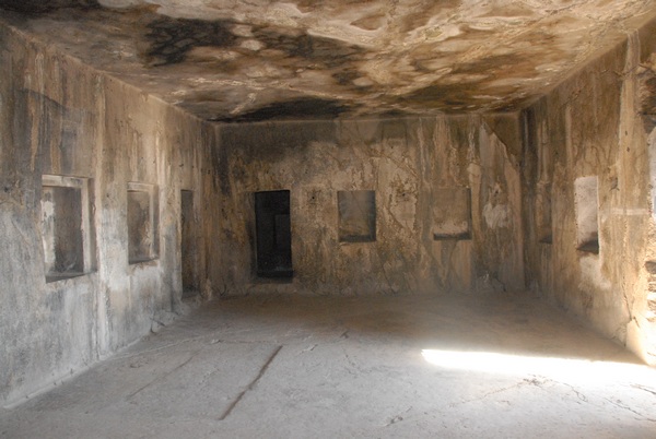 Van, Citadel, inside one of the royal tombs