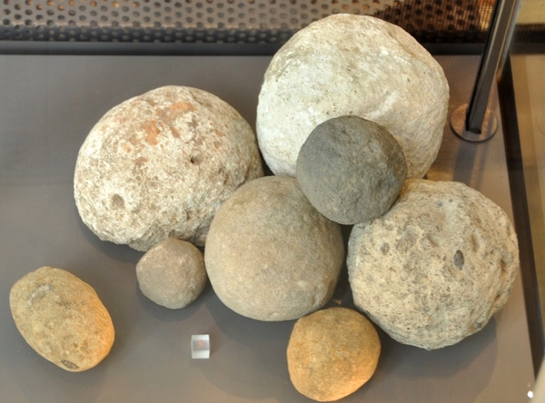 Xanten-Fürstenberg, Catapult stones