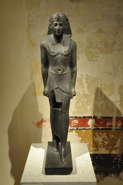 Ptolemy III Euergetes, Egyptian style (1)