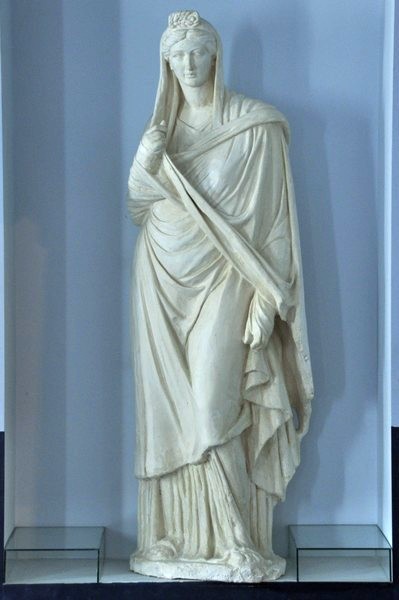 Viminacium, Statue of a woman