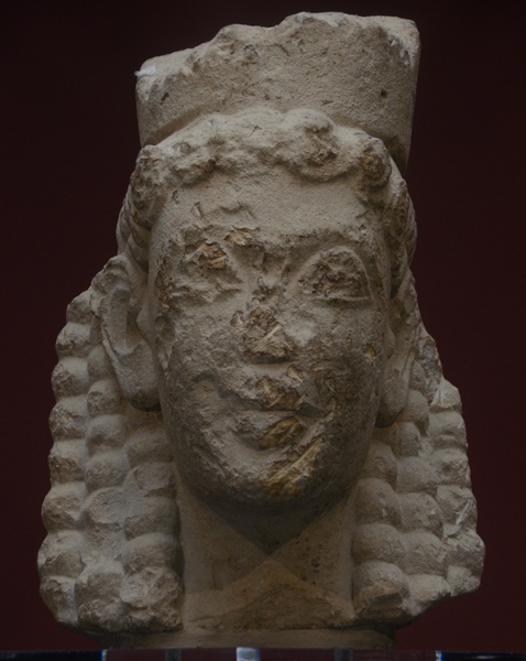 Syracuse, Archaic head of a goddess