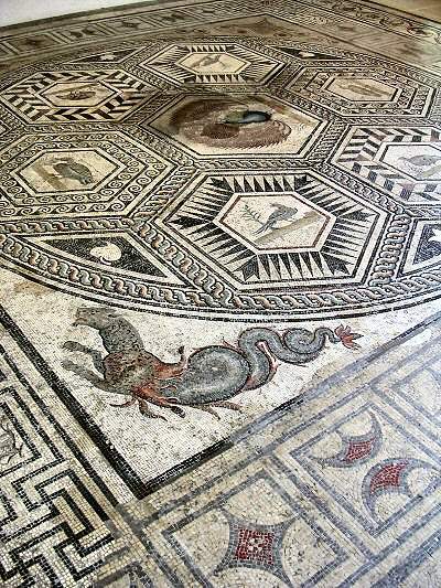 Vaison, Villa du paon, Mosaic