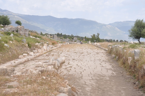 Xanthus, Colonnaded Street