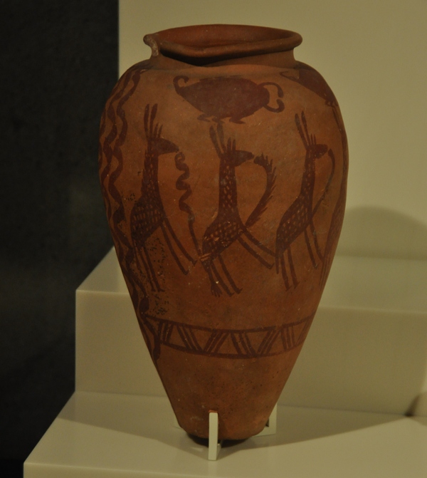 Naqada II, Vase with giraffes