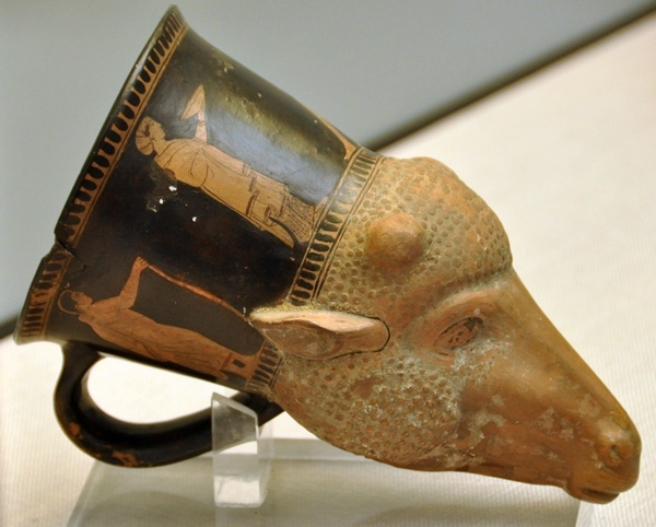 Greek rhyton