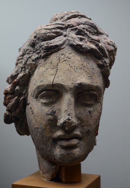 Salamis, Royal Tomb 77, Clay portrait