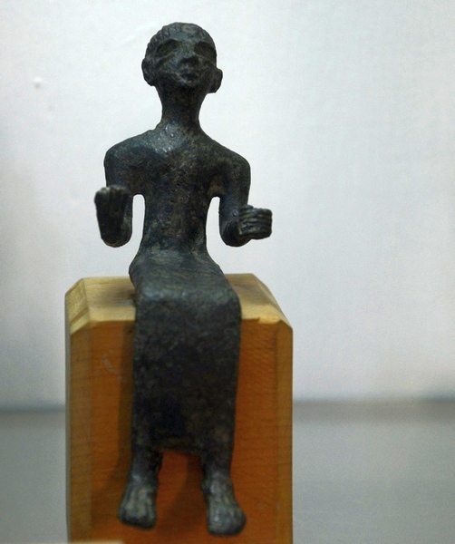 Enkomi, Building 18, Statuette of a Seated deity (2)