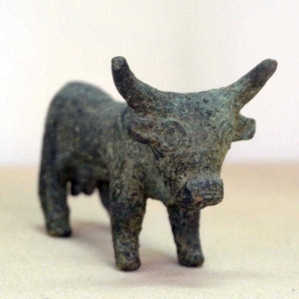 Enkomi, Statuette of a bull