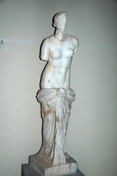 Lepcis, Theater, statue of Venus (1)