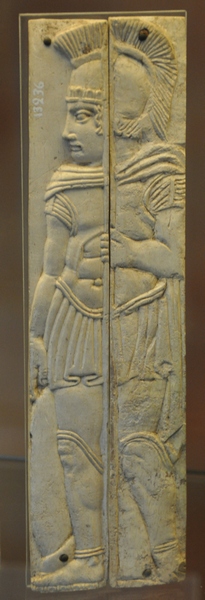 Praeneste, Ivory of a warrior (2)