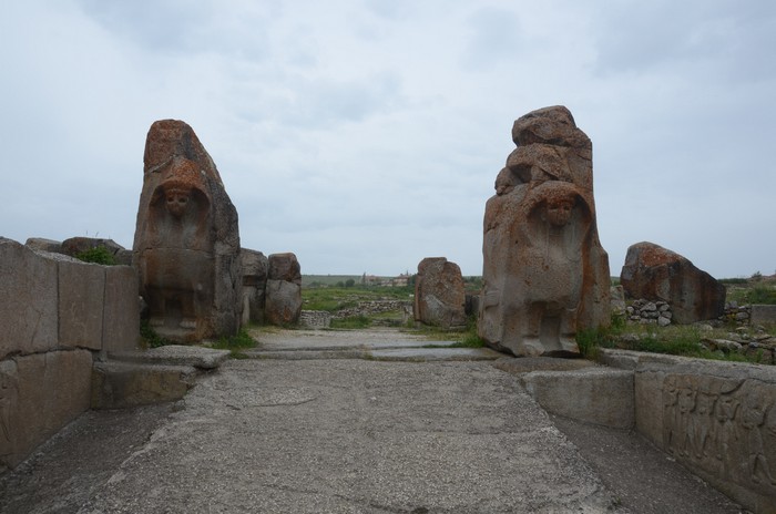 Alacahöyük, Sphinx Gate