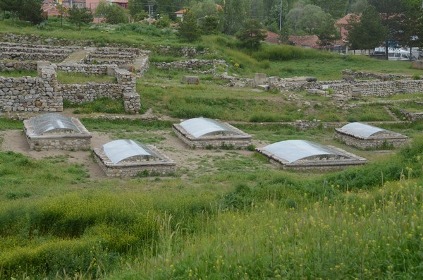 Alacahöyük, Royal Tombs